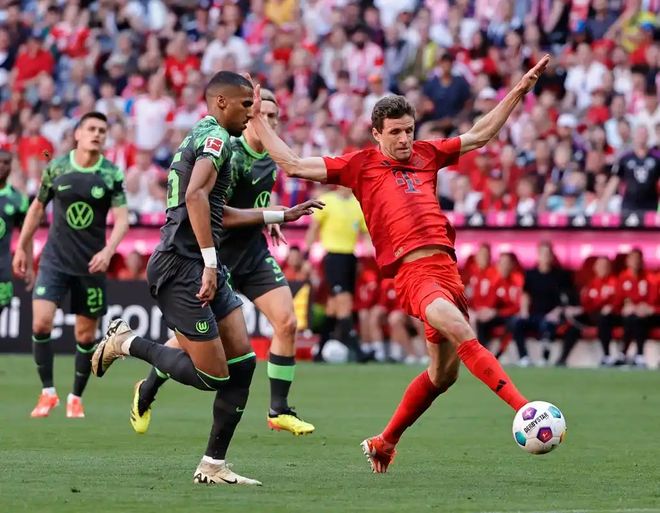 qyg-拜仁慕尼黑主场轻松取胜，继续领跑积分榜