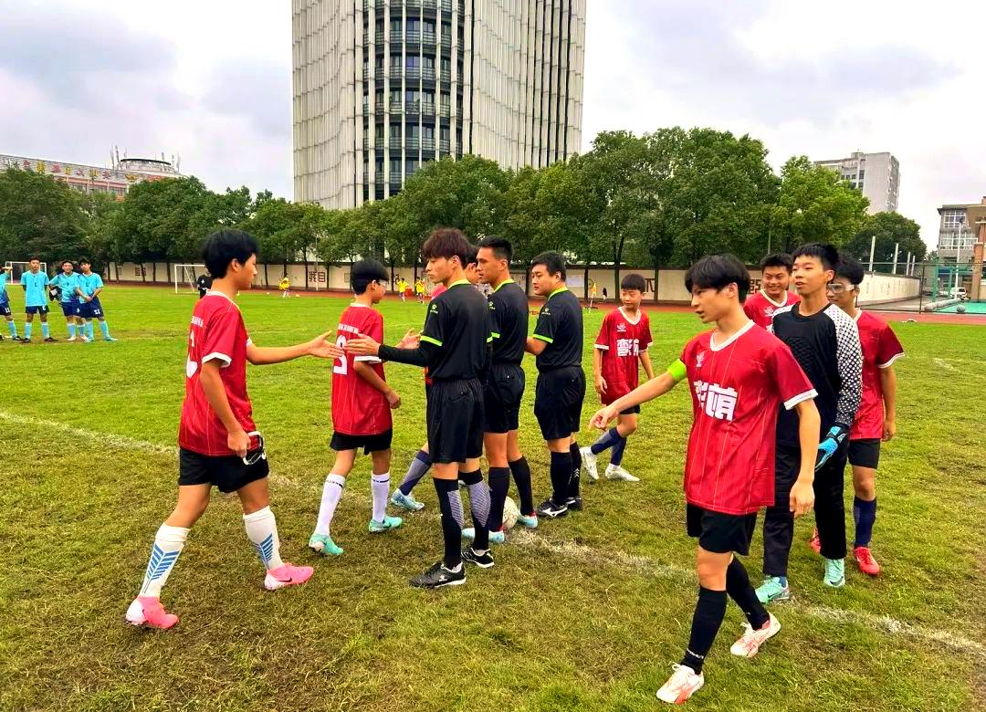 奇异果体育-球员们以顽强的斗志在赛场上掀起一片波澜的简单介绍