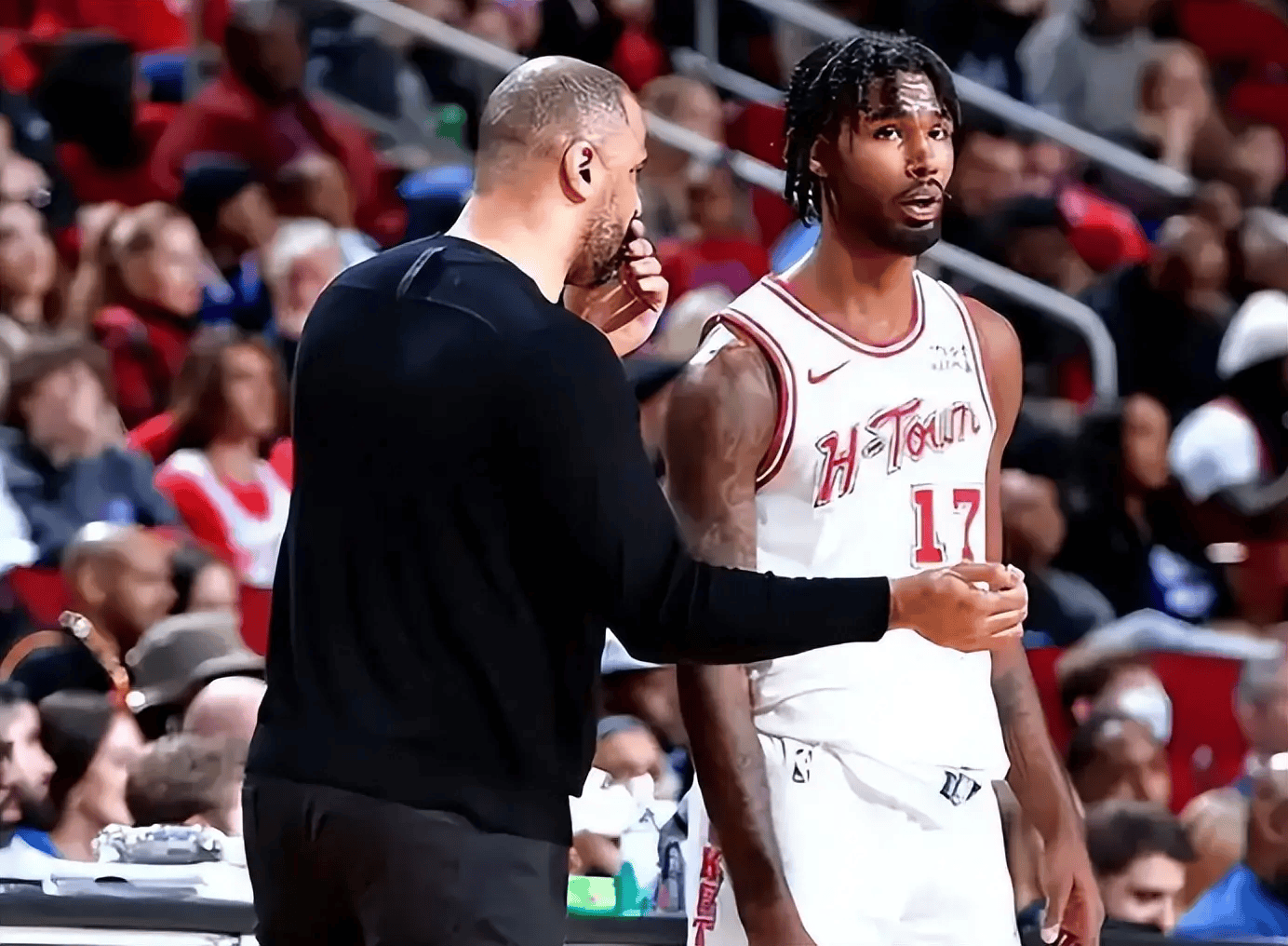 关于湖人客场逆转掘金，卡佩拉独得+助队获胜的信息